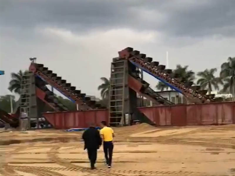 臨沂鏈斗式洗沙機(jī)工作現(xiàn)場(附視頻) 臨沂鏈斗式洗沙機(jī)工作現(xiàn)場(附視頻)
